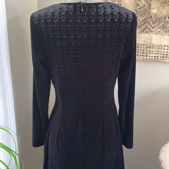 Vintage Black Velvet Like Long Sleeve Gown - Picture 6 of 12